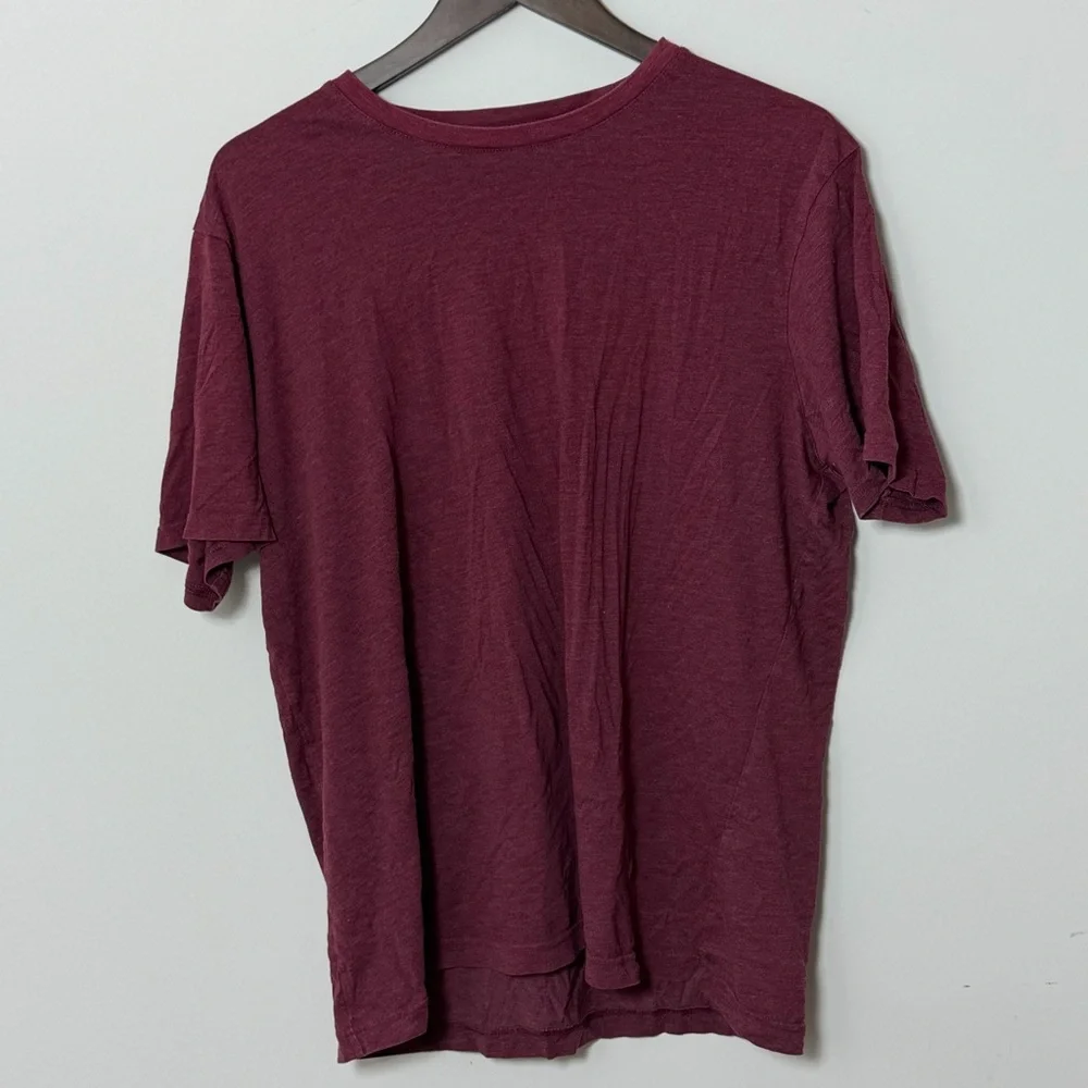 Banana Republic Men's Crew Neck Tee in Deep Wine